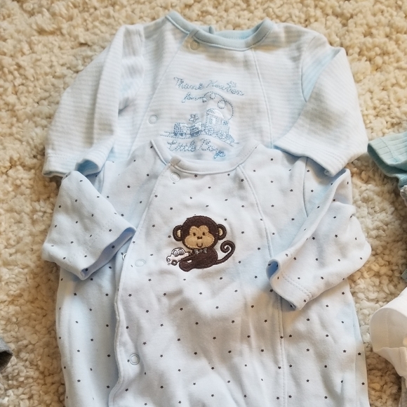 Bundle Newborn outfits - Picture 2 of 7